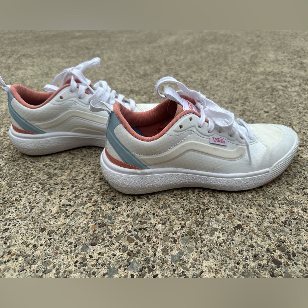 Vans Ultrarange Exo - Women’s Size 5